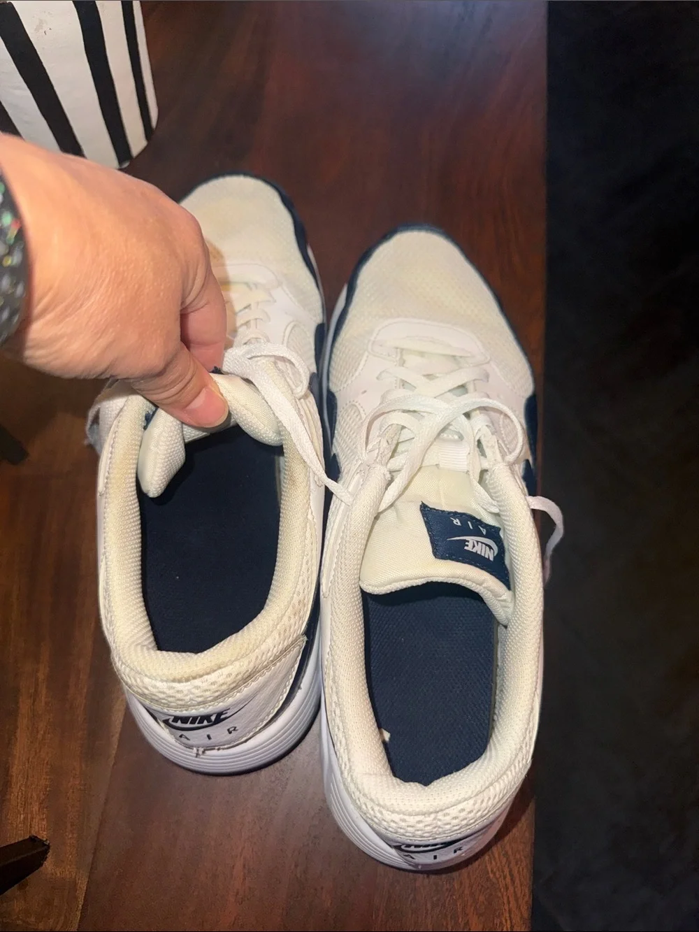Nike Men’s White and Navy Low-Top Sneakers